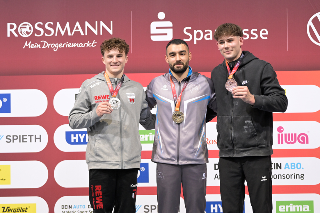 Finale Ringe: vlnr.: Alexander Kunz (TSV Pfuhl), Artur Sahakyan (Turnzentrum Bochum-Witten) und Dario Sissakis (SC Berlin) - Foto: DTB/minkusimages